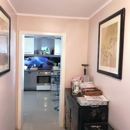 Near Underground Station Apartment *