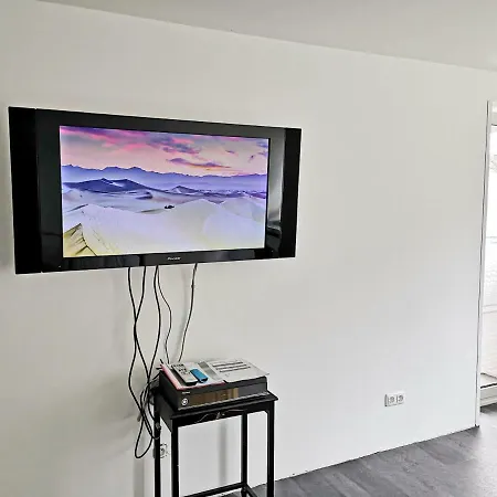 Near Underground Station Apartment *