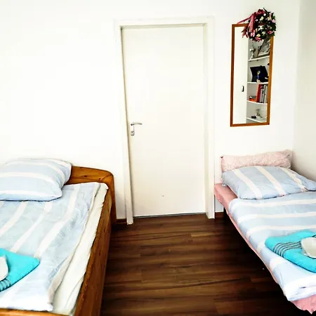 Near Underground Station Apartment München